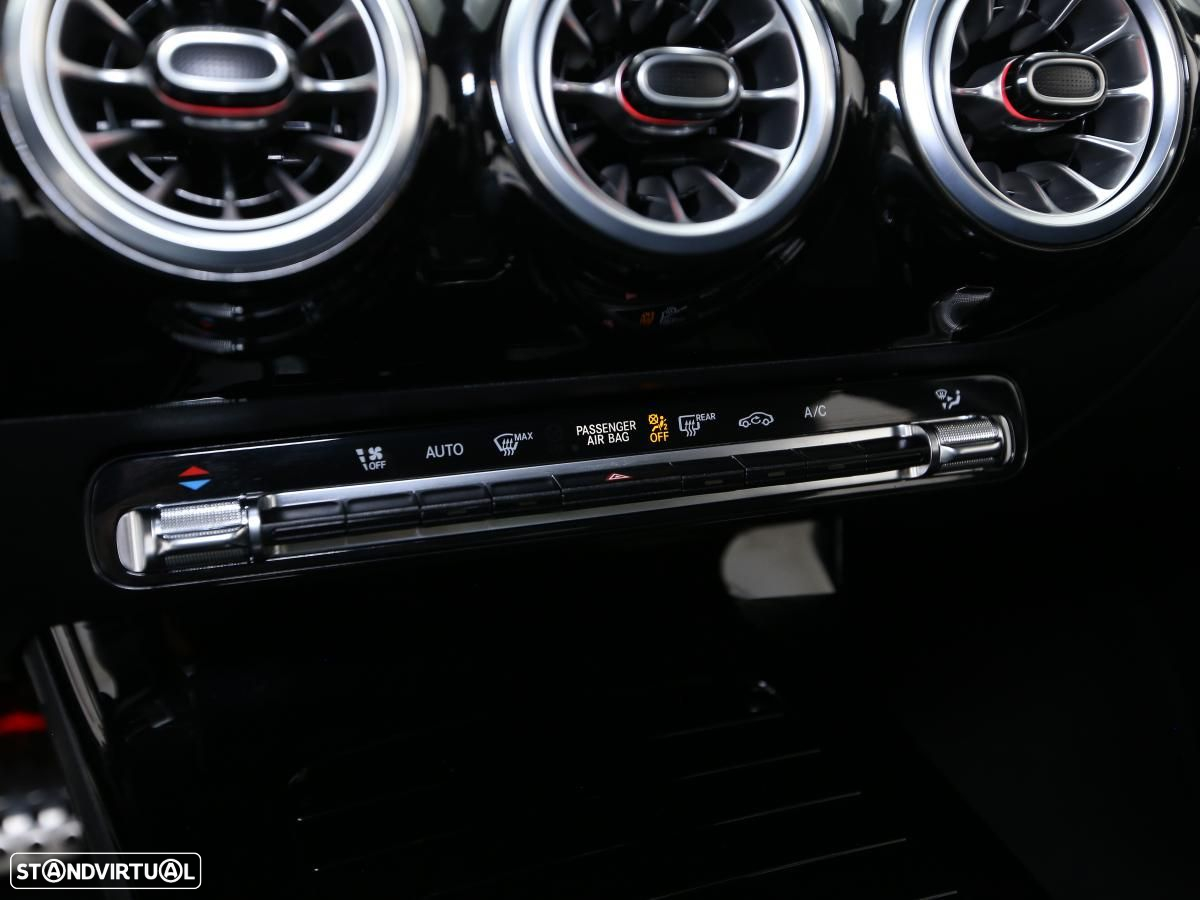 Mercedes-Benz A 180 Limousine 7G-DCT AMG Line - 24