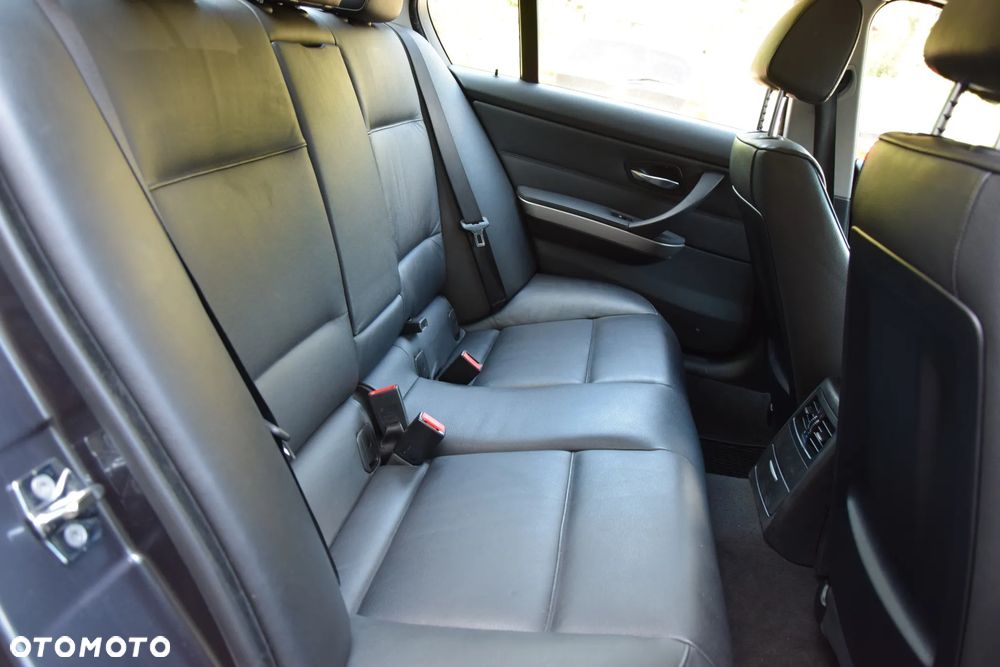 BMW Seria 3 - 25