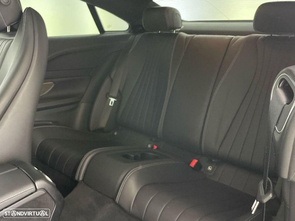 Mercedes-Benz E 220 d AMG Line - 12