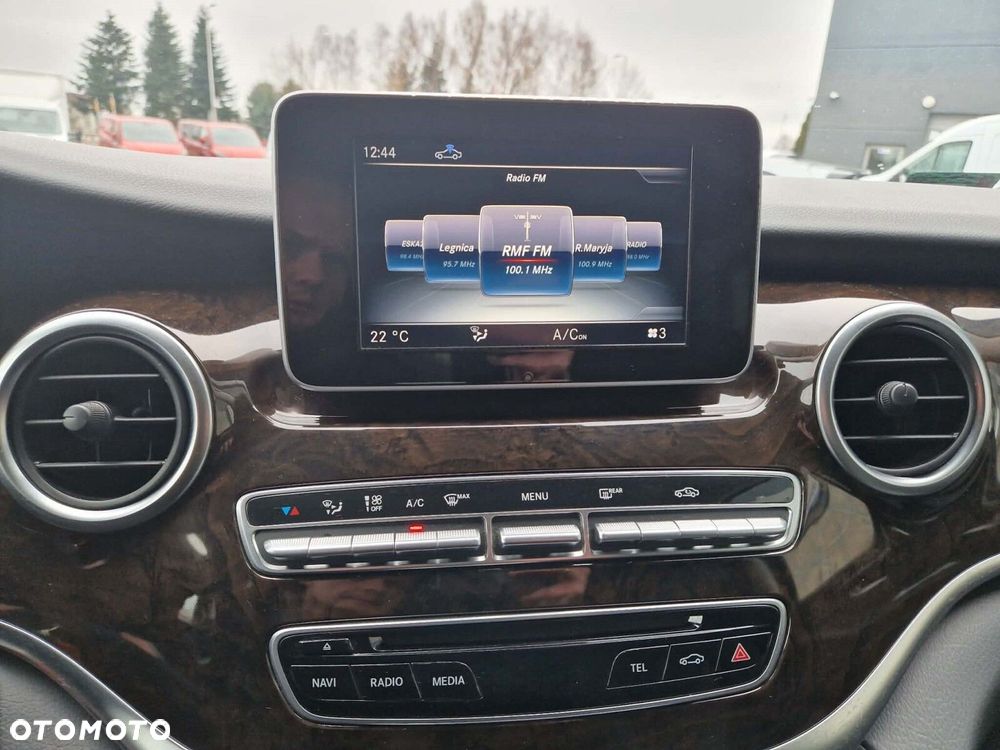 Mercedes-Benz Klasa V - 25