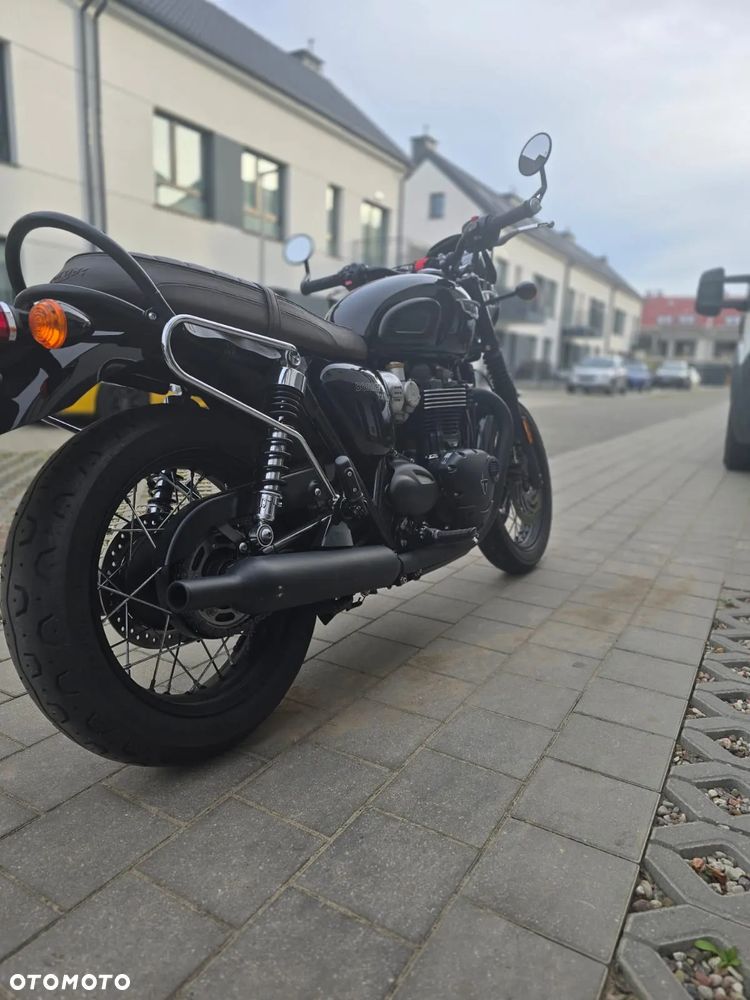 Triumph Bonneville - 2