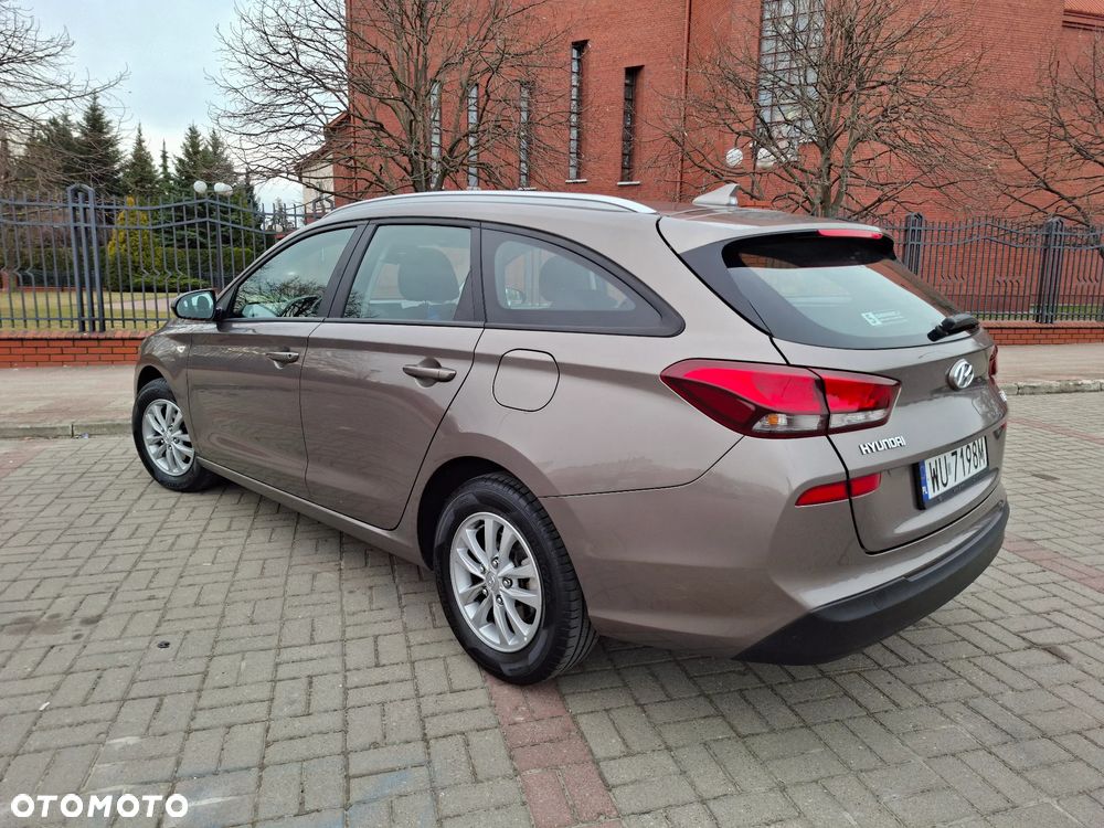 Hyundai i30 1.5 DPI Classic + - 4