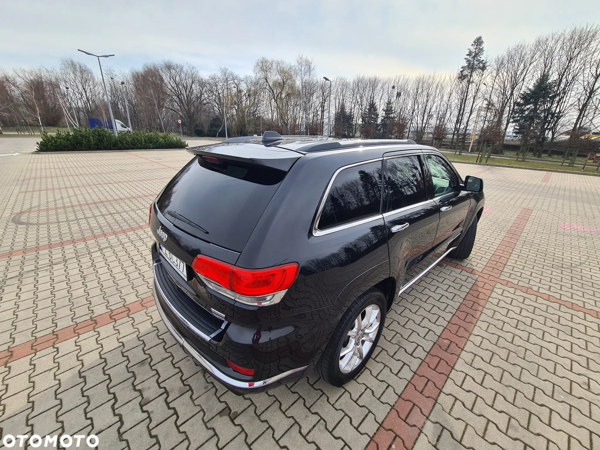 Jeep Grand Cherokee 5.7 V8 HEMI Summit - 3