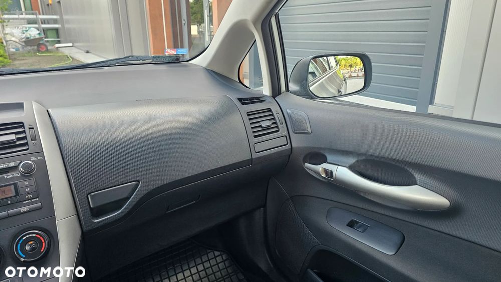 Toyota Auris 1.4 D-4D Luna - 9