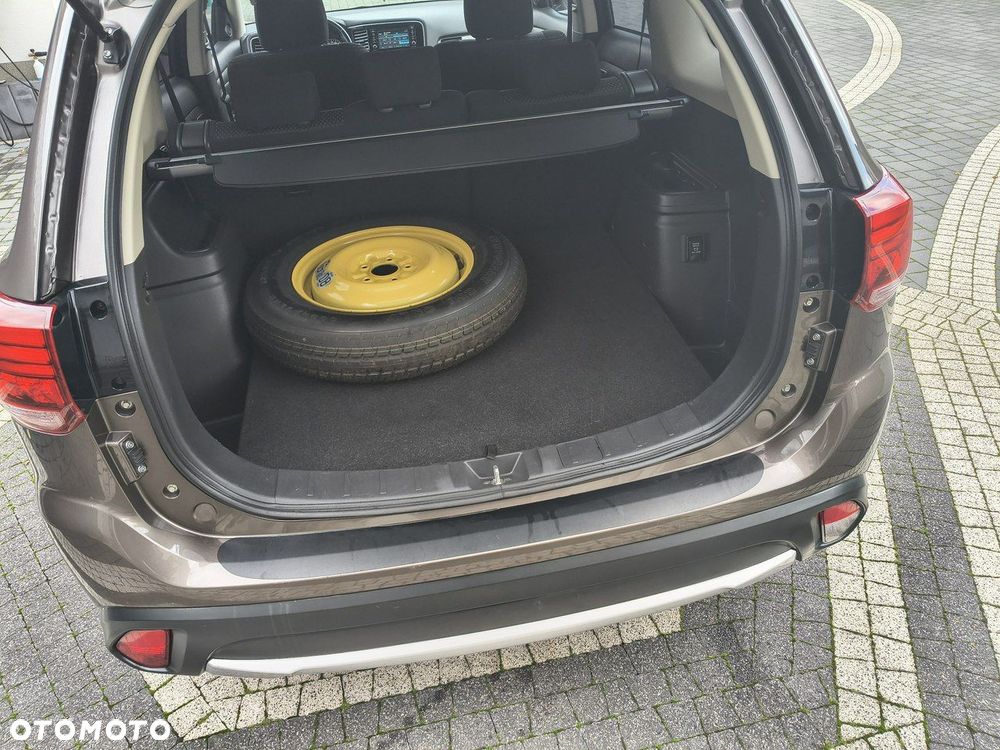 Mitsubishi Outlander - 30