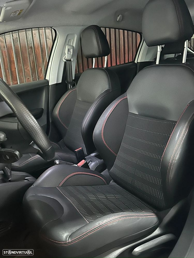 Peugeot 208 1.2 PureTech GT Line EAT6 - 6