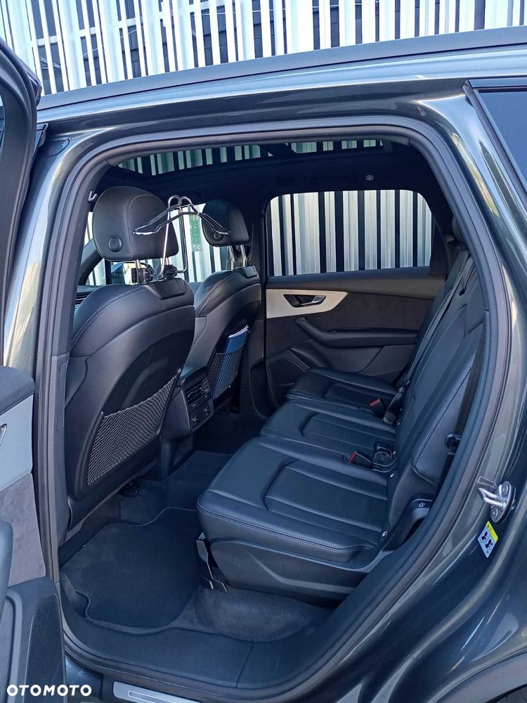 Audi Q7 - 7