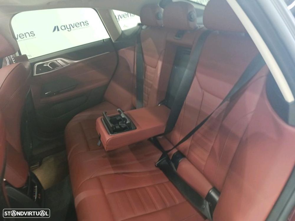 BMW i4 eDrive40 - 10
