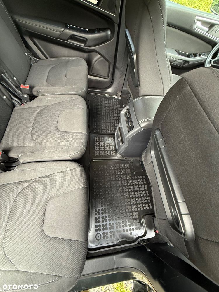 Ford S-Max - 9