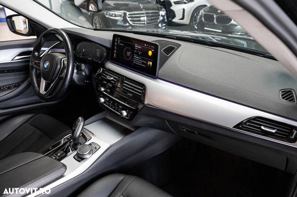 BMW Seria 5 520d Aut. Luxury Line - 31