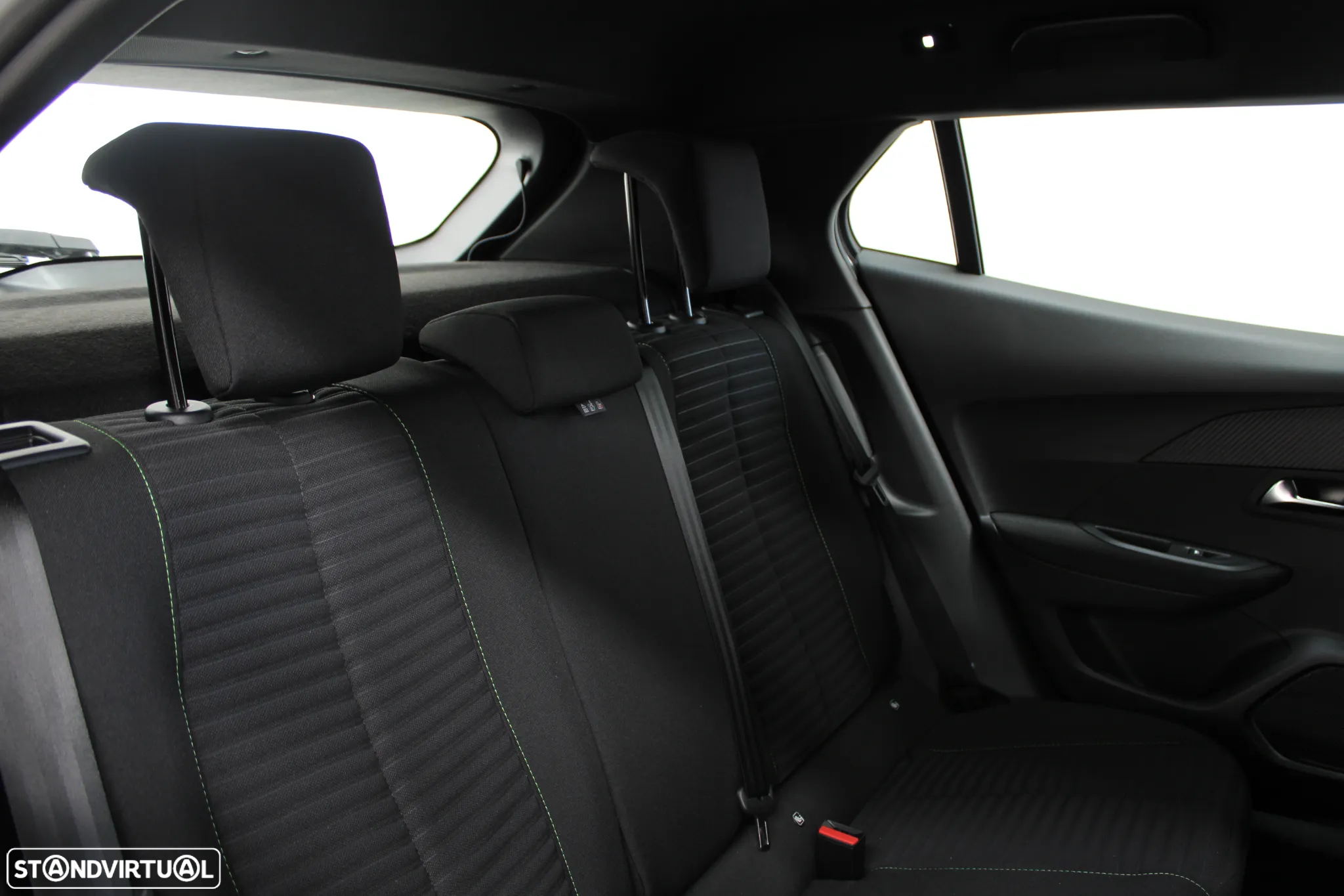 Peugeot e-2008 50 kWh Active - 20