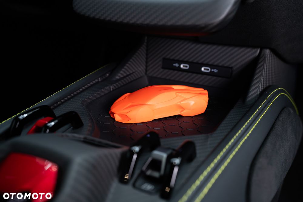 Lamborghini Revuelto - 22