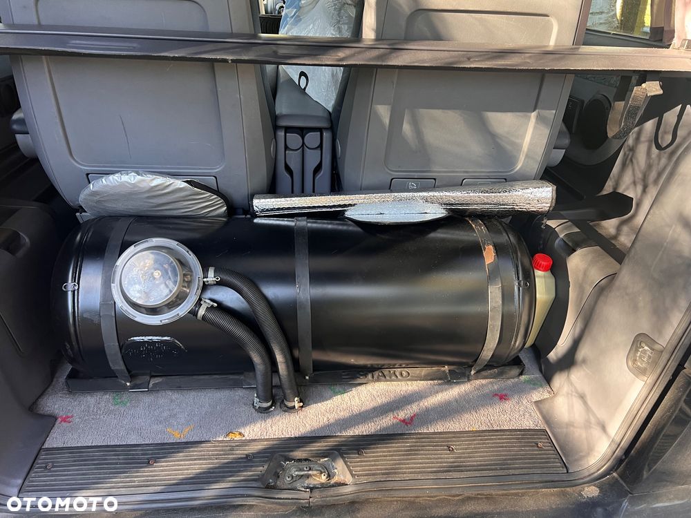 Mercedes-Benz Klasa V - 12