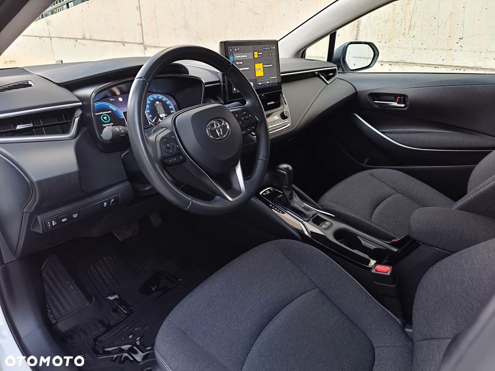 Toyota Corolla 1.8 Hybrid Comfort - 23