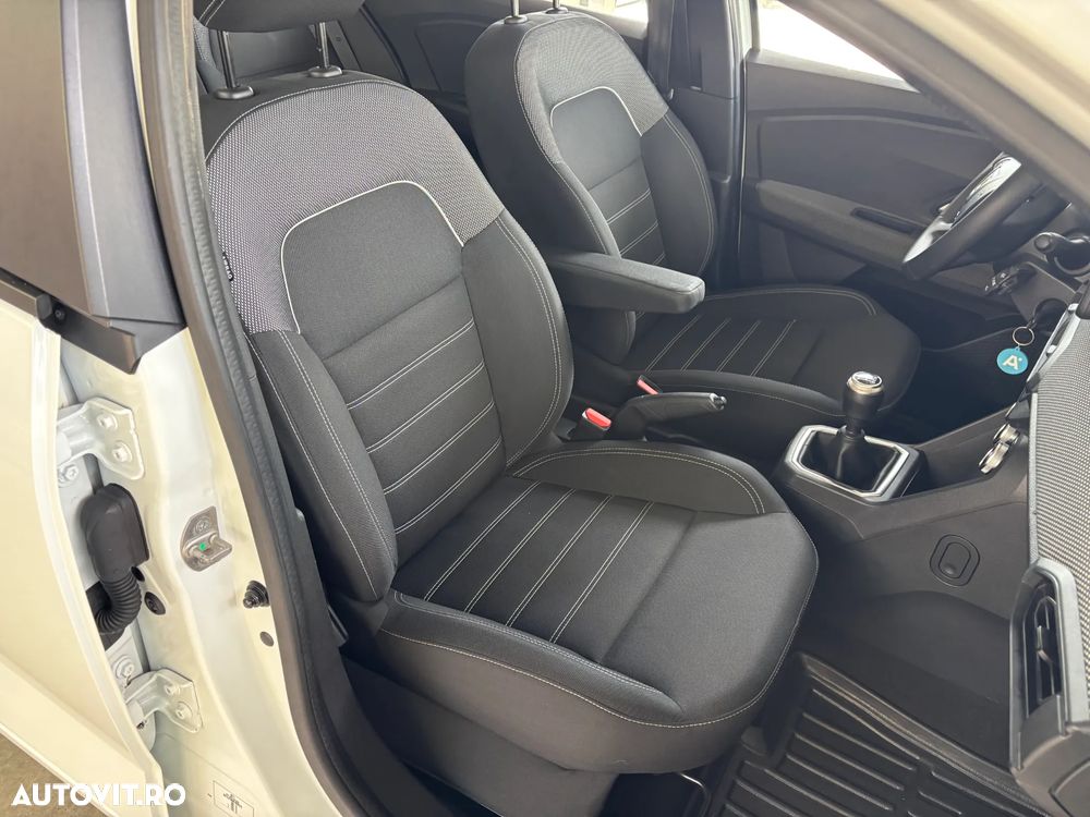 Dacia Logan TCe 90 MT6 Comfort - 33