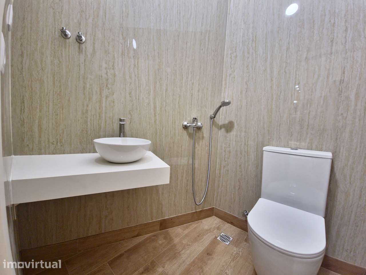 Loja c/ 48m2 CC Rechicho / Braga c/ wc privada e totalmente remodelada - Grande imagem: 5/19