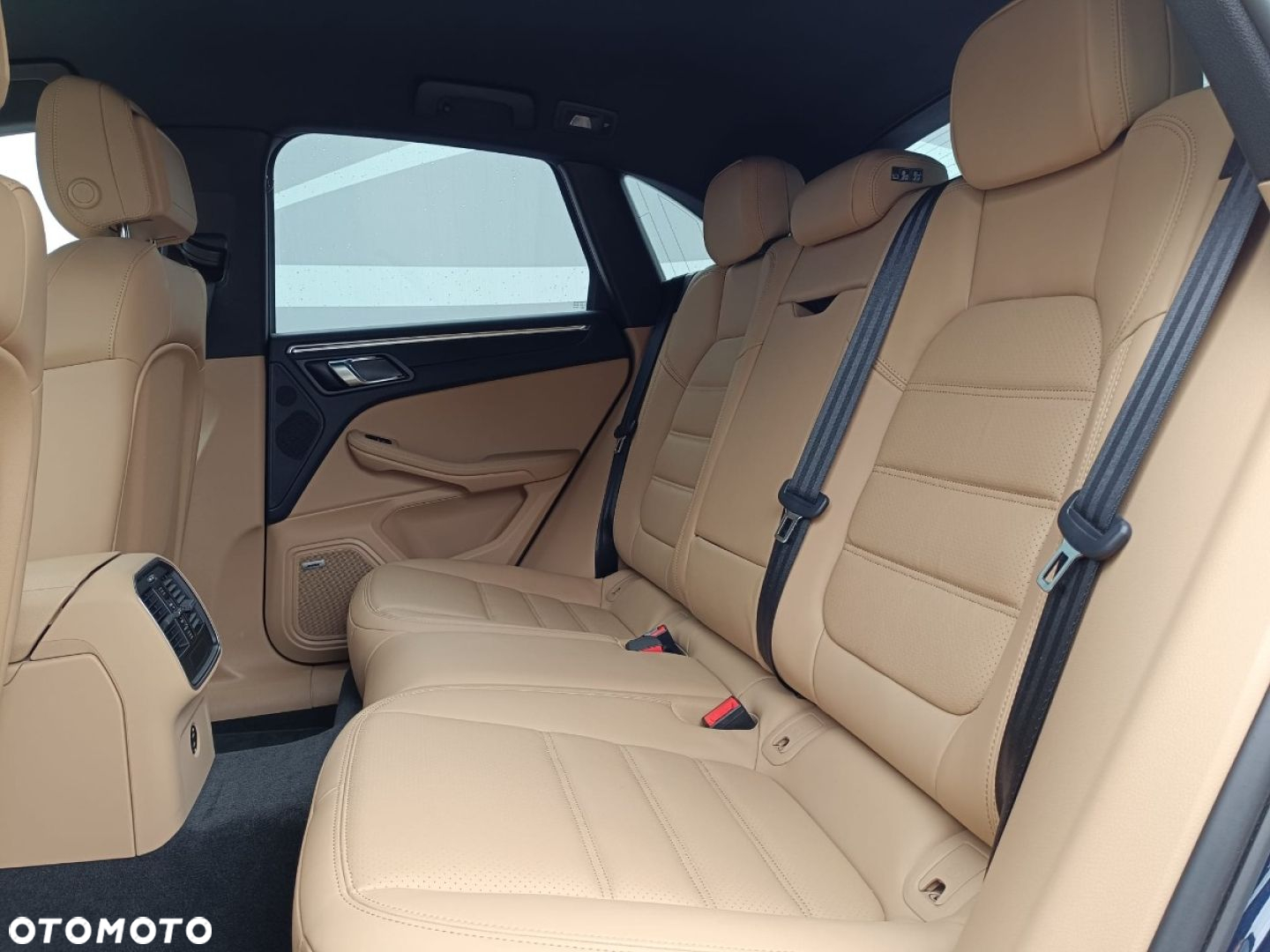Porsche Macan - 33