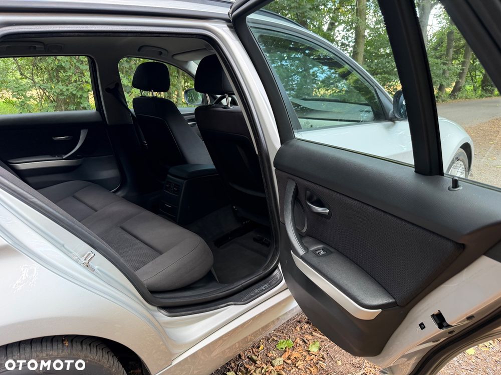 BMW Seria 3 320d DPF - 22
