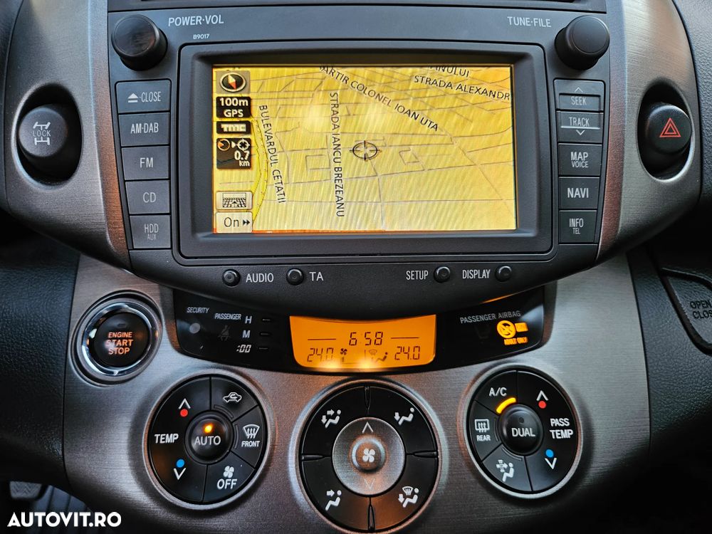 Toyota RAV4 2.2 D-CAT AWD Luxury - 10