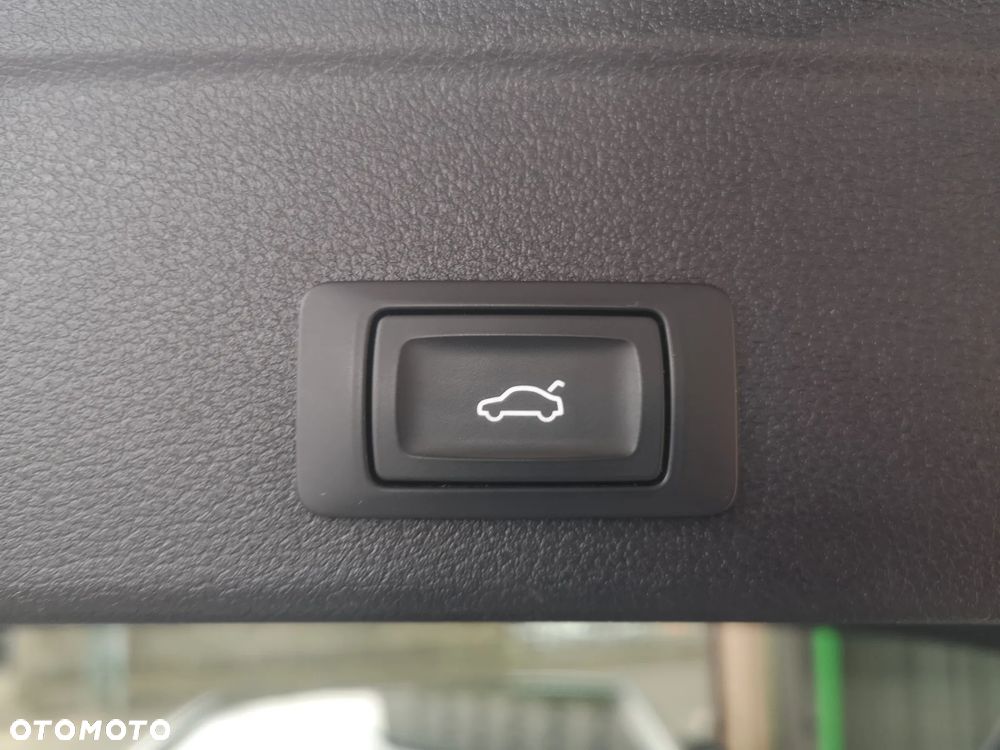 Audi A4 Avant 2.0 TDI S tronic - 35