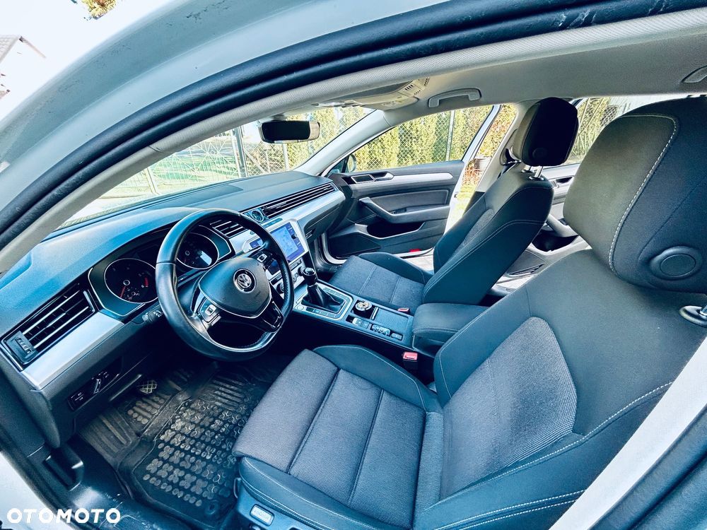 Volkswagen Passat - 8