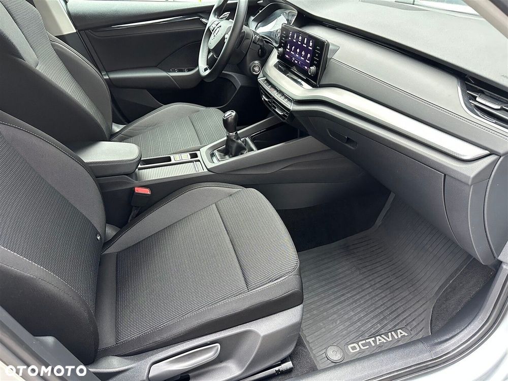 Skoda Octavia 1.5 TSI ACT Ambition - 8