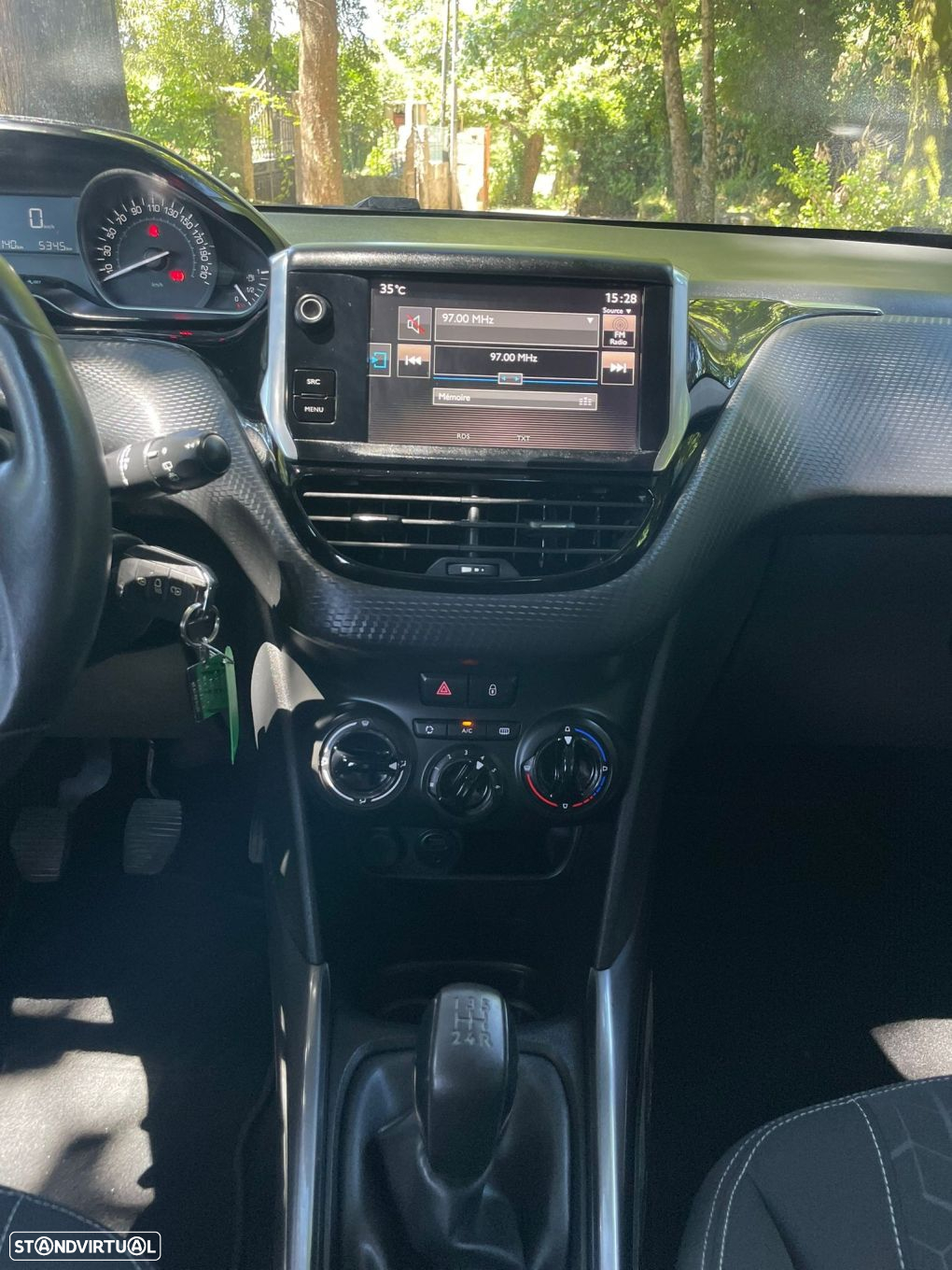 Peugeot 2008 1.2 PureTech Allure - 37
