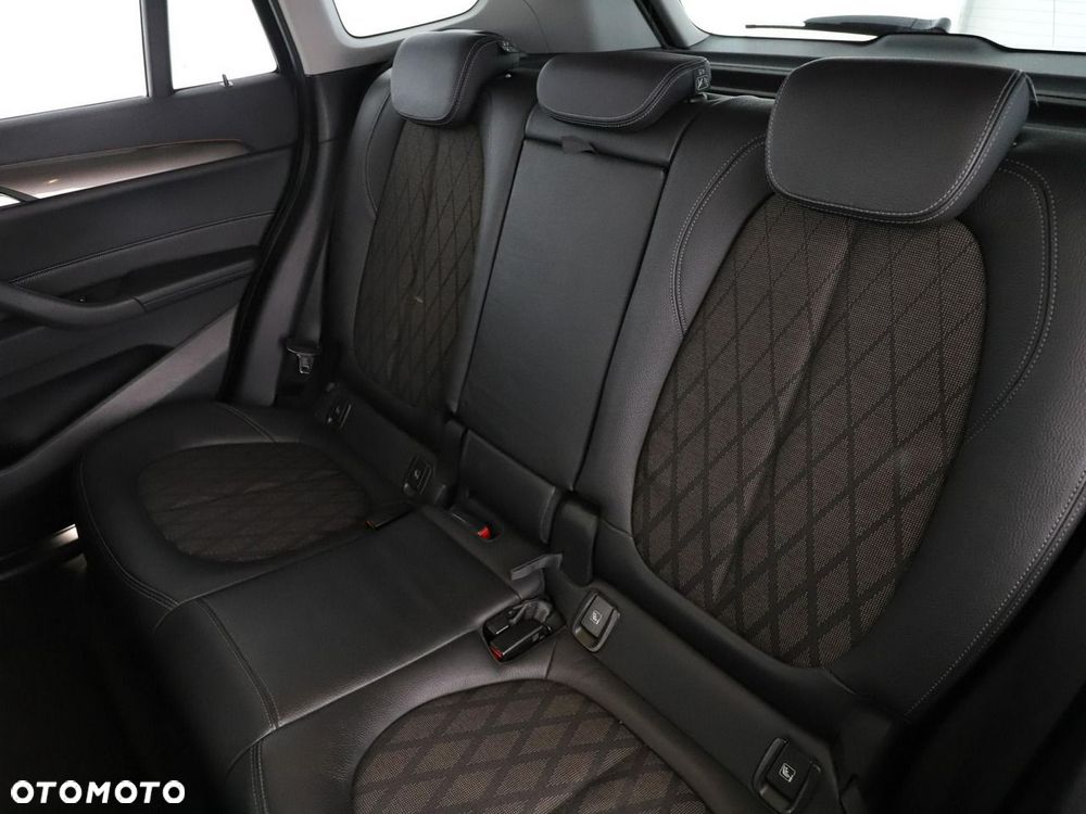 BMW X1 sDrive20d xLine - 18
