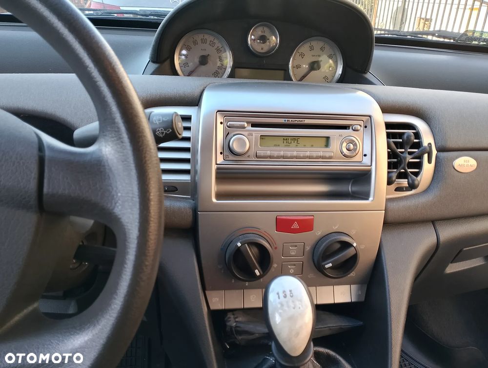 Lancia Ypsilon 1.4 16V Class - 3