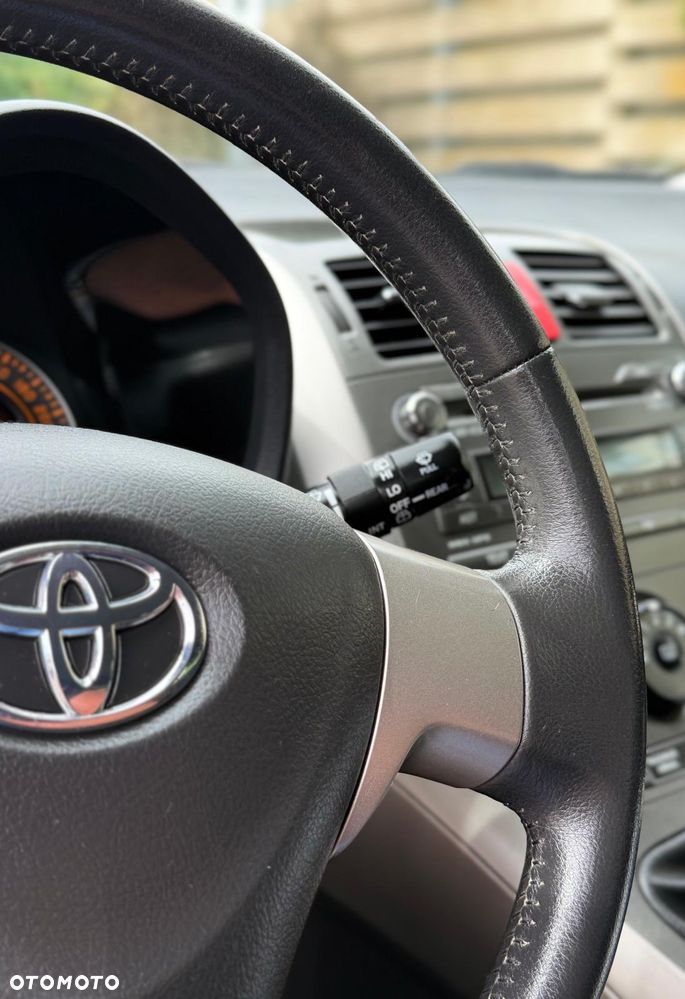 Toyota Auris 1.6 Luna - 23