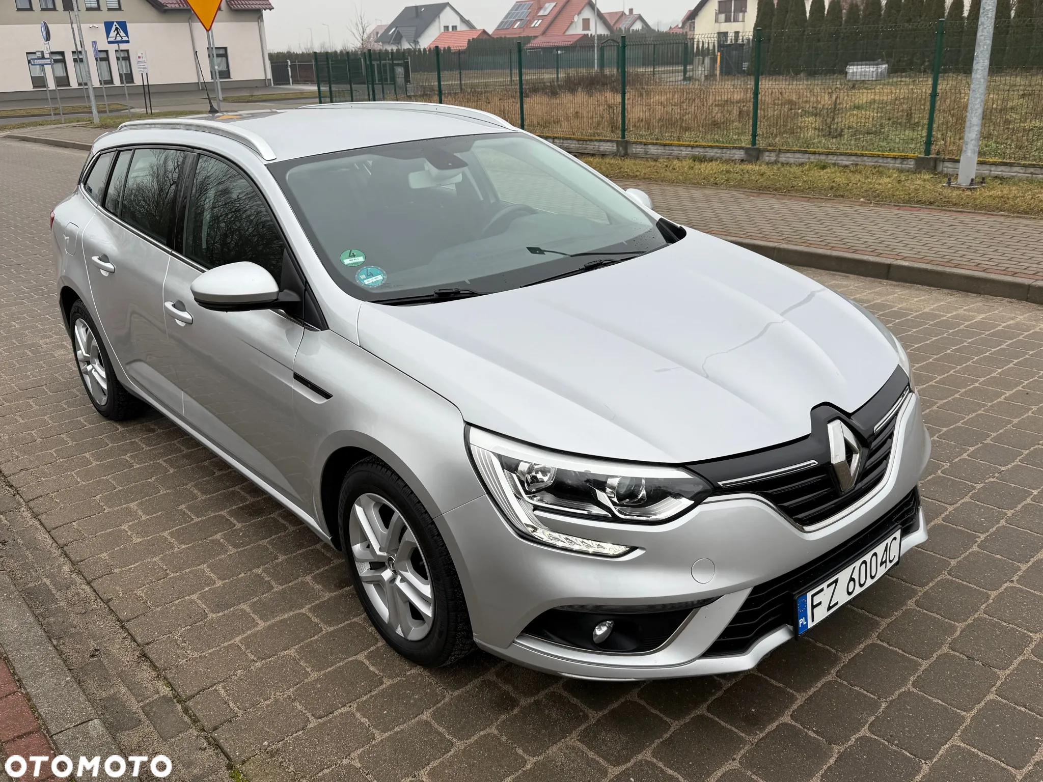 Renault Megane Grandtour ENERGY TCe 100 EXPERIENCE - 17