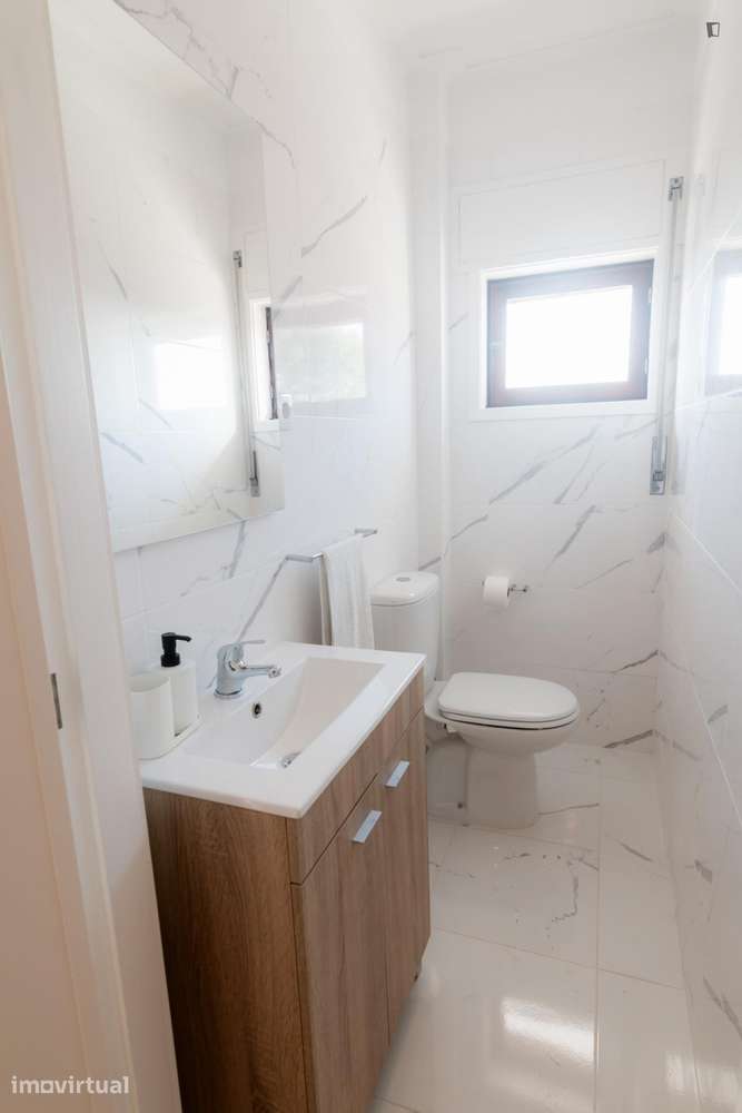 Quarto - localizado em Vila nova de gaia - Grande imagem: 3/13
