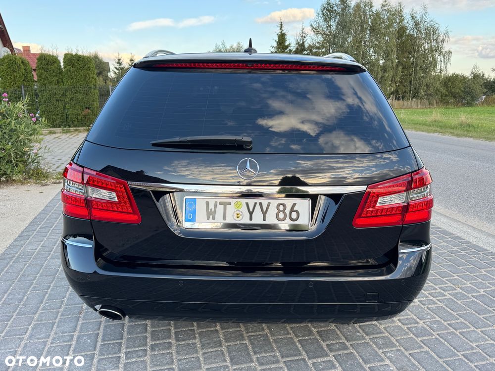 Mercedes-Benz Klasa E 200 CGI BlueEffICIENCY Avantgarde - 12