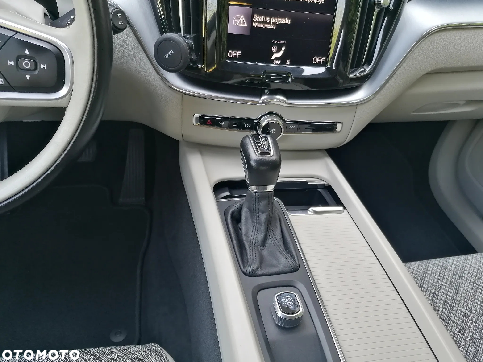 Volvo XC 60 D4 AWD Momentum - 26