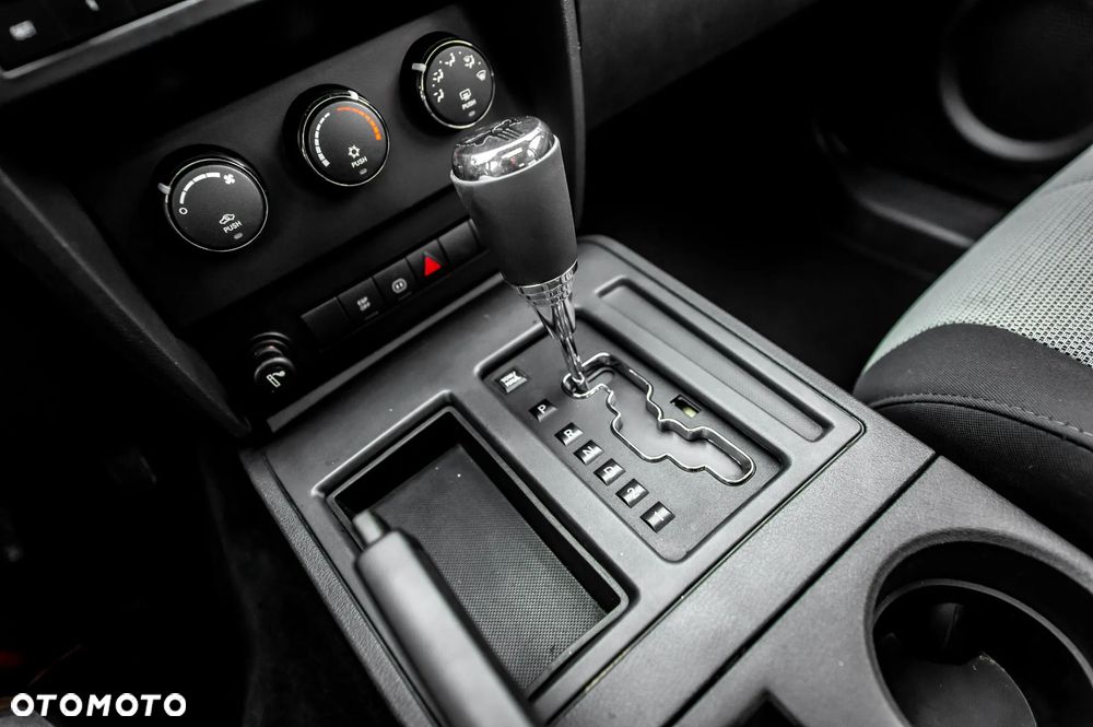 Dodge Nitro 3.7 V6 SLT - 27