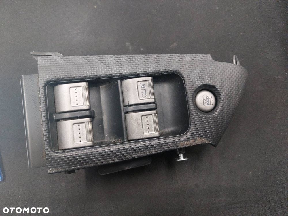 PRZEŁĄCZNIK PANEL SZYB LEWY PRZÓD HONDA CIVIC VII FL - 2