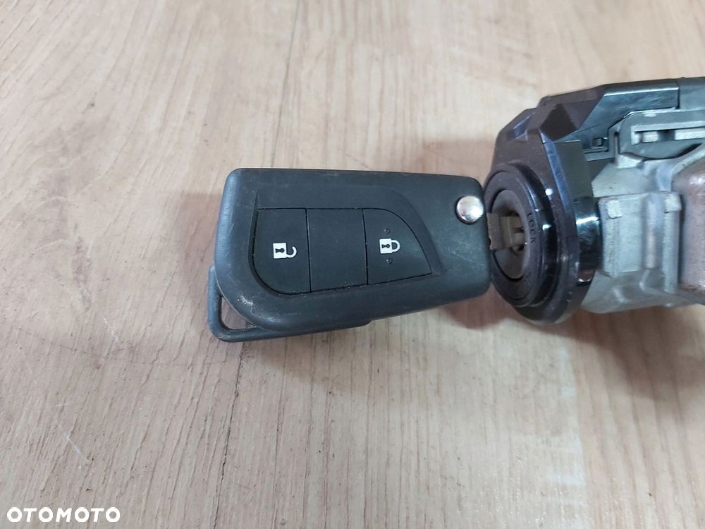 Toyota AYGO II Kluczyk stacyjka - 2