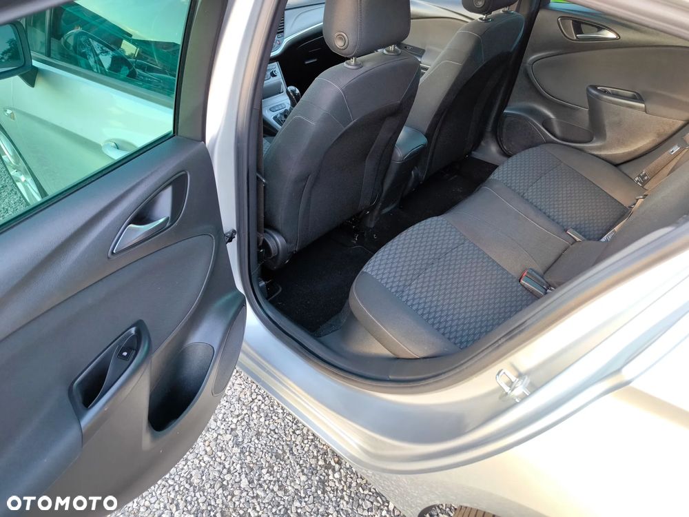Opel Astra 1.4 Turbo Edition - 11