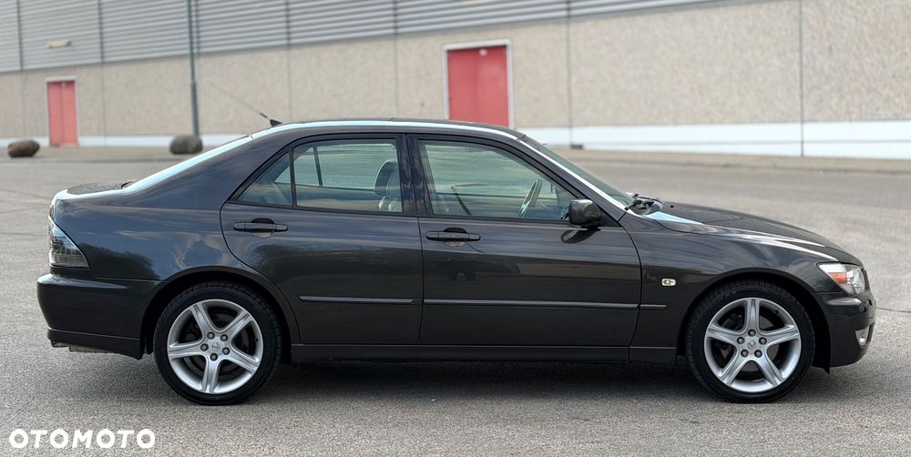 Lexus IS 200 Prestige - 16