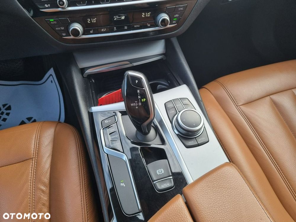BMW Seria 5 520d - 25