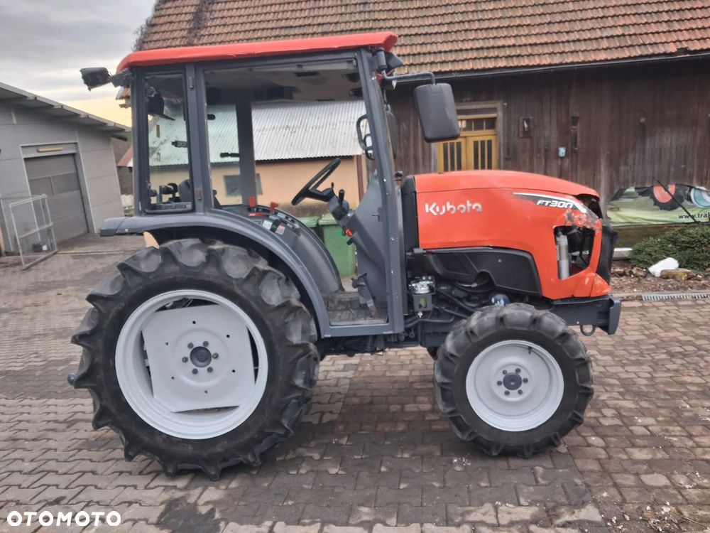 Kubota FT300 - 1