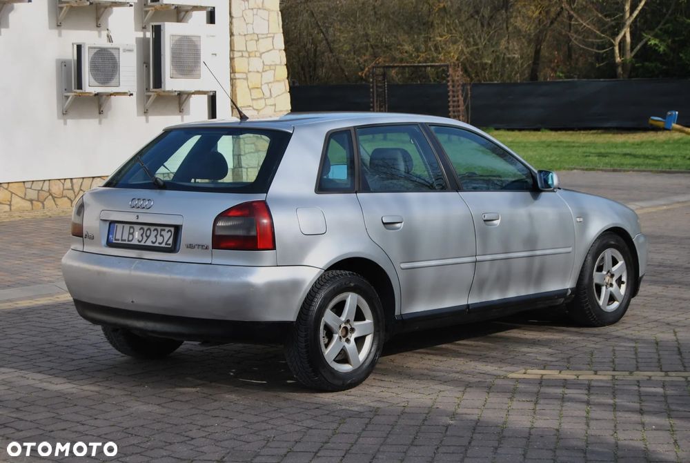 Audi A3 Sportback 1.9 TDI Ambiente - 3