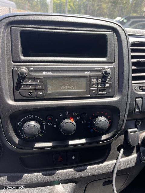 Renault TRAFIC LONGA COM AC - 10