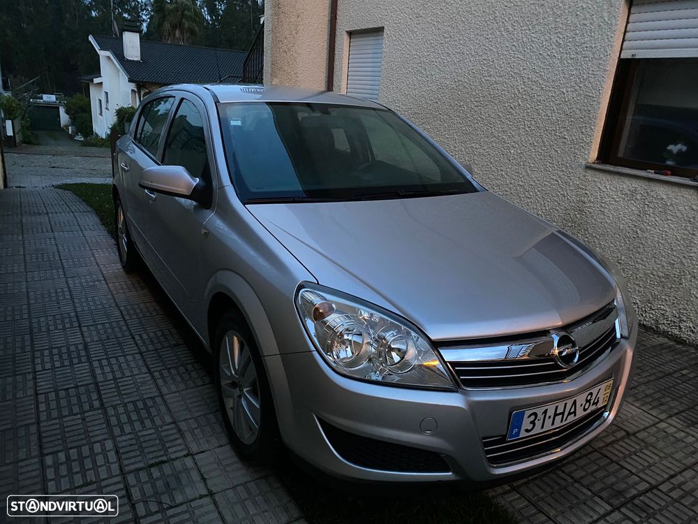 Opel Astra 1.3 CDTi Enjoy EcoFLEX - 2