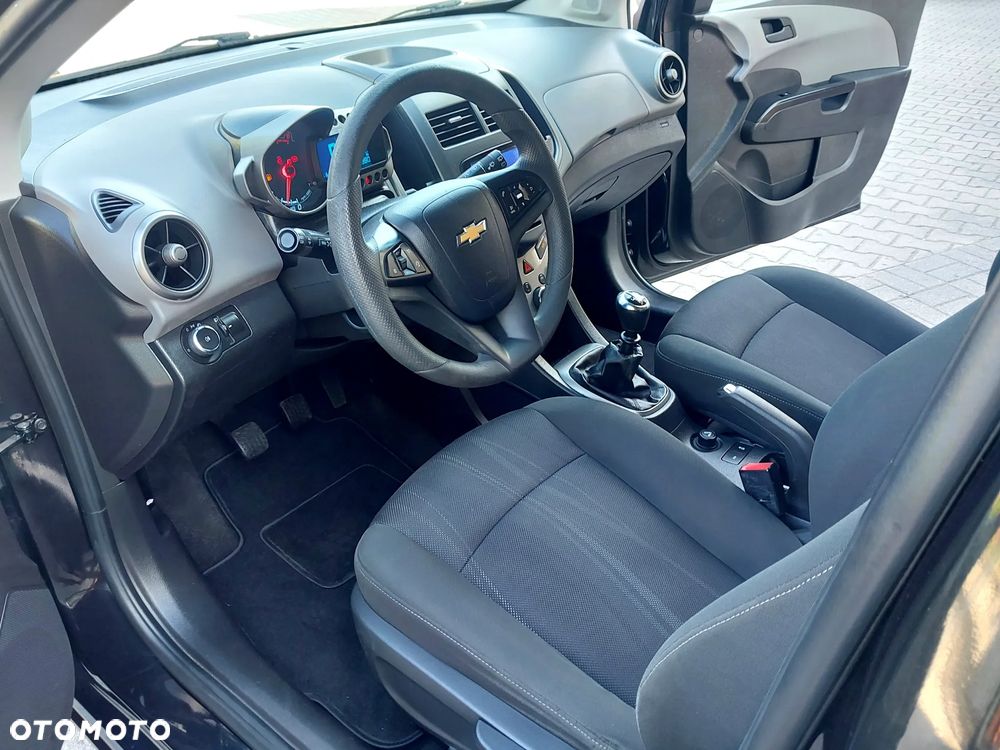 Chevrolet Aveo 1.4 LTZ - 19