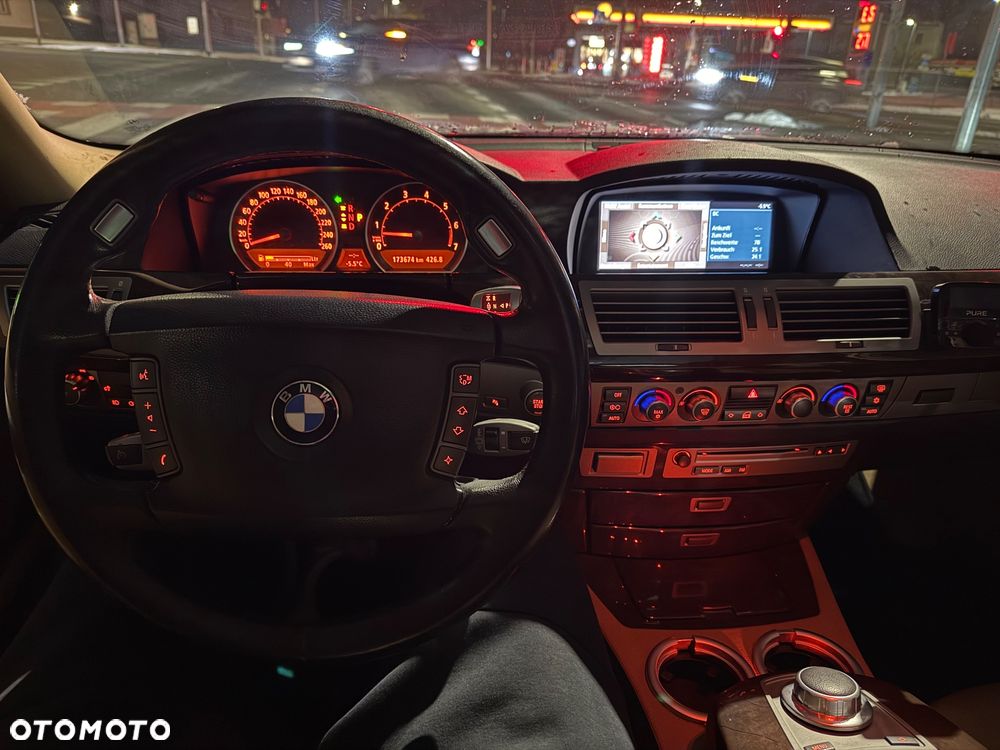 BMW Seria 7 740i L - 16