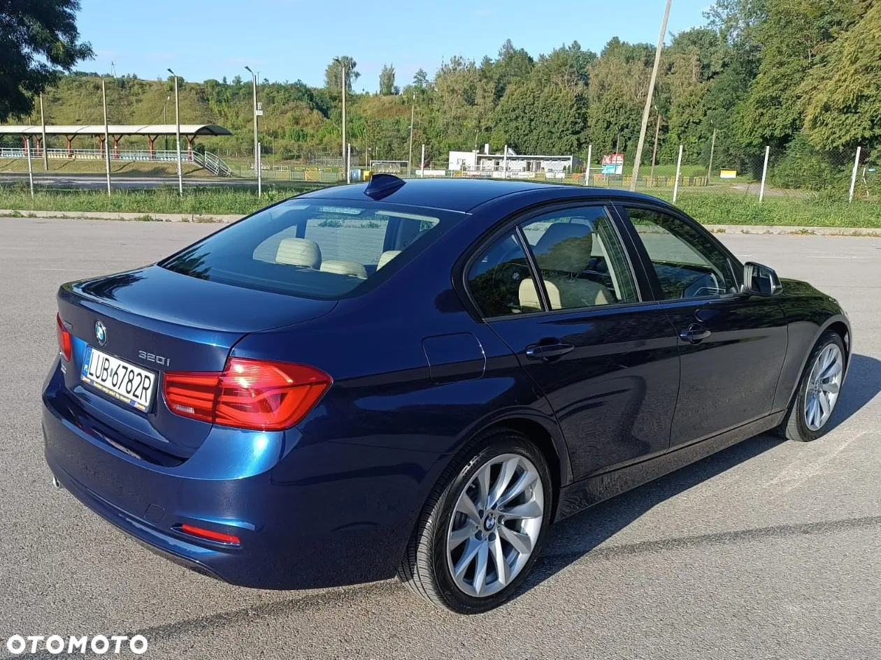 BMW Seria 3 320i xDrive Sport-Aut - 12