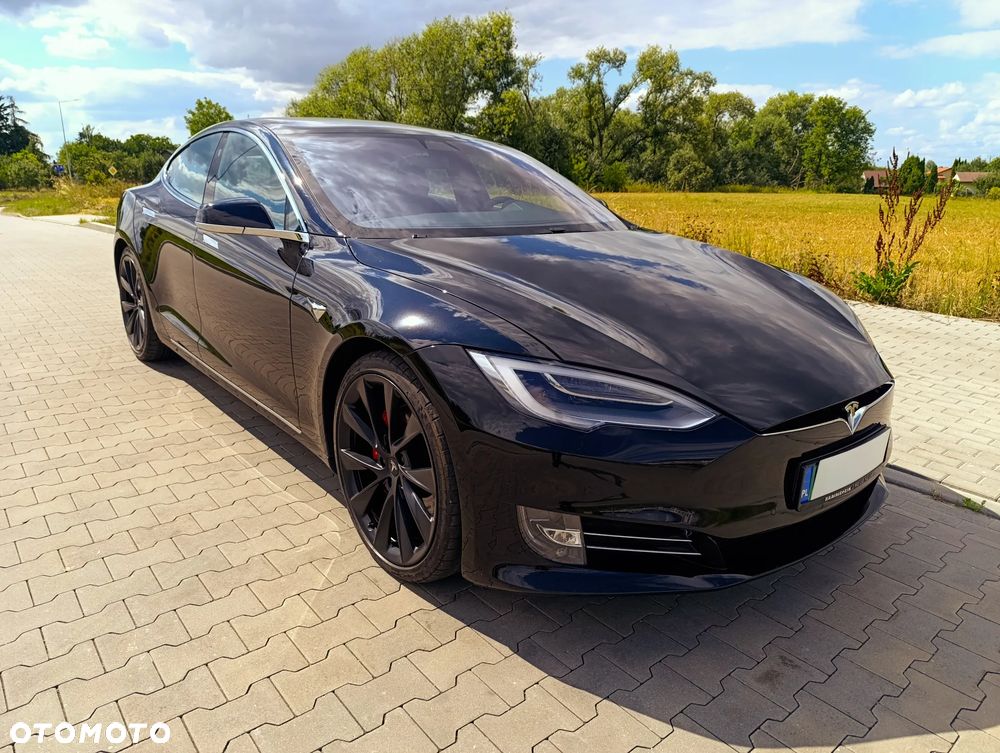 Tesla Model S - 13