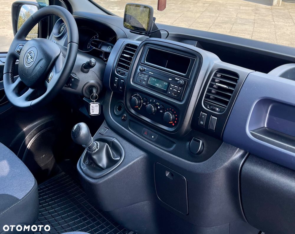 Opel Vivaro - 11