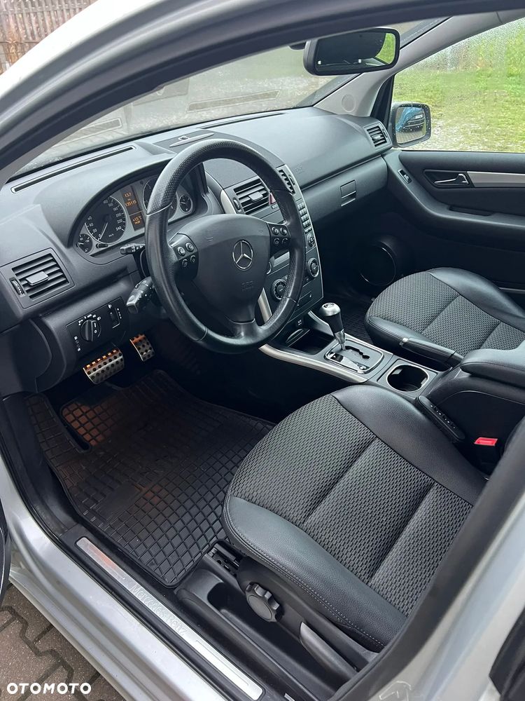 Mercedes-Benz Klasa A 200 CDI Autotronic Avantgarde - 22
